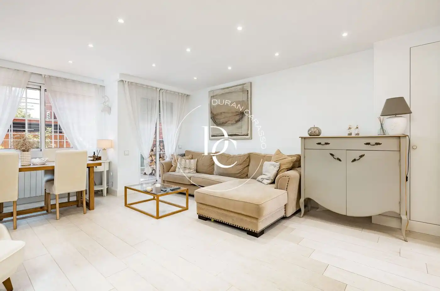 Sala de estar de Casa o chalet en venta en Sant Joan Despí con Aire acondicionado, Calefacción y Jardín privado