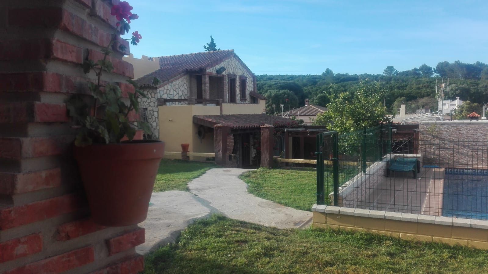 Garden of House or chalet to rent in Barbate  with Air Conditioner, Heating and Private garden