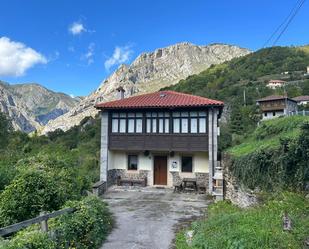 Vista exterior de Casa o xalet en venda en Oseja de Sajambre amb Calefacció