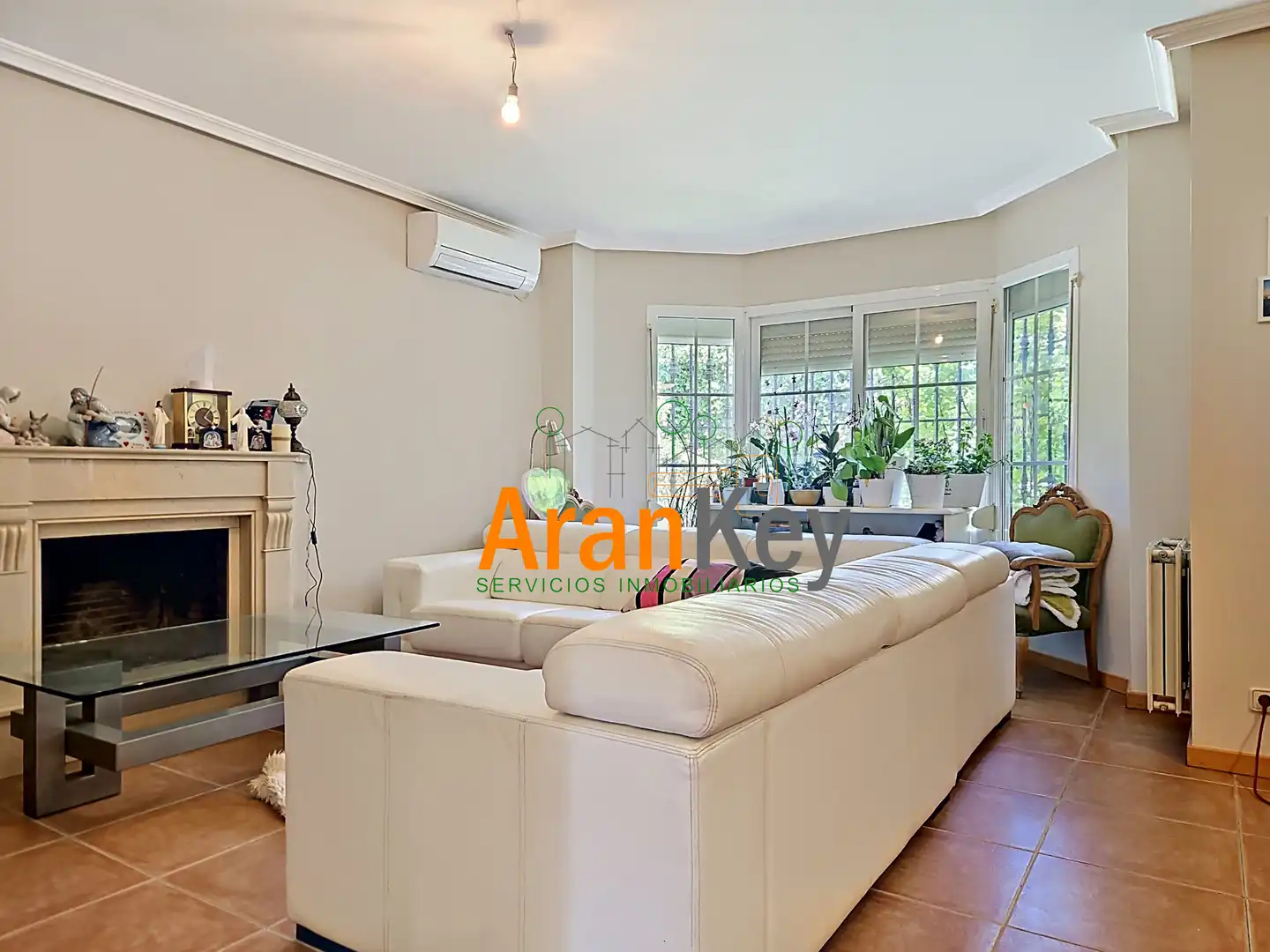 Sala d'estar de Casa o xalet en venda en Aranjuez amb Aire condicionat, Calefacció i Jardí privat