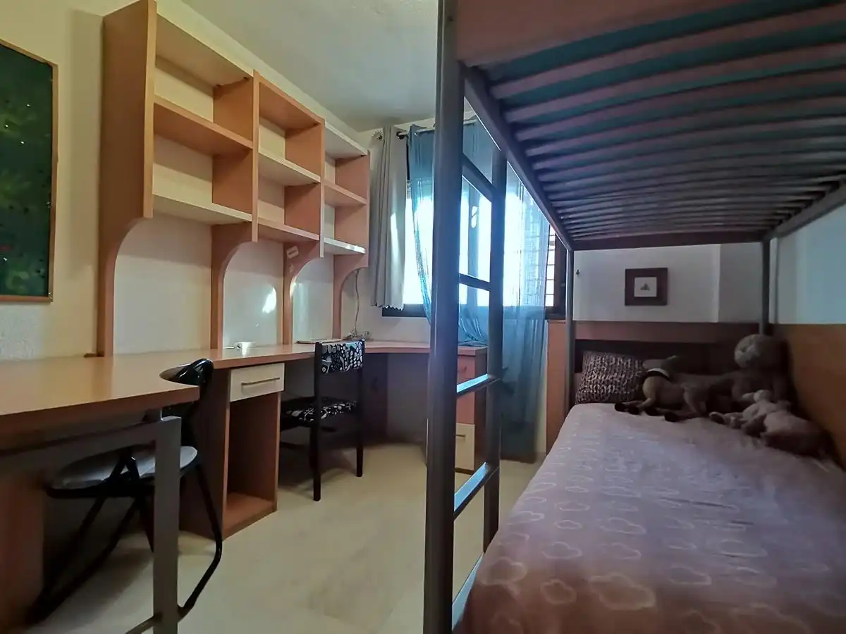 Dormitori de Àtic de lloguer en Málaga amb Jardí privat, Terrassa i Moblat