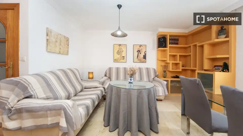 Sala de estar de Piso de alquiler en Granada con Aire acondicionado, Calefacción y Amueblado