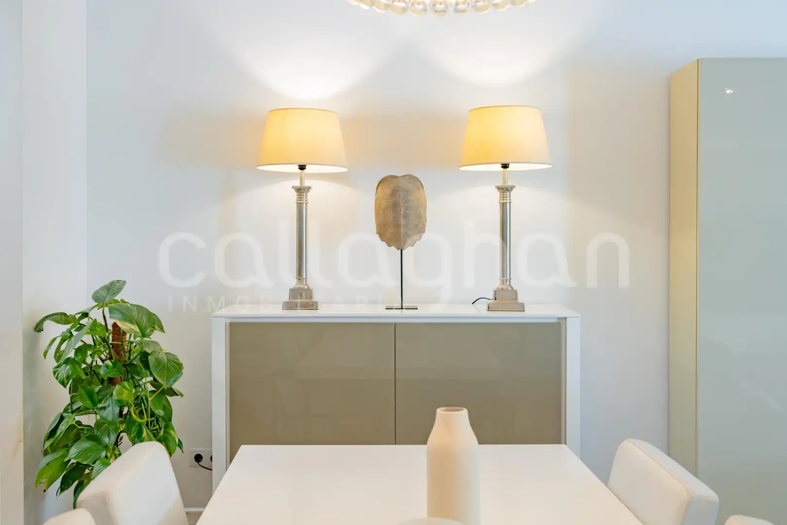 Comedor de Casa adosada en venta en Rocafort con Aire acondicionado, Calefacción y Jardín privado