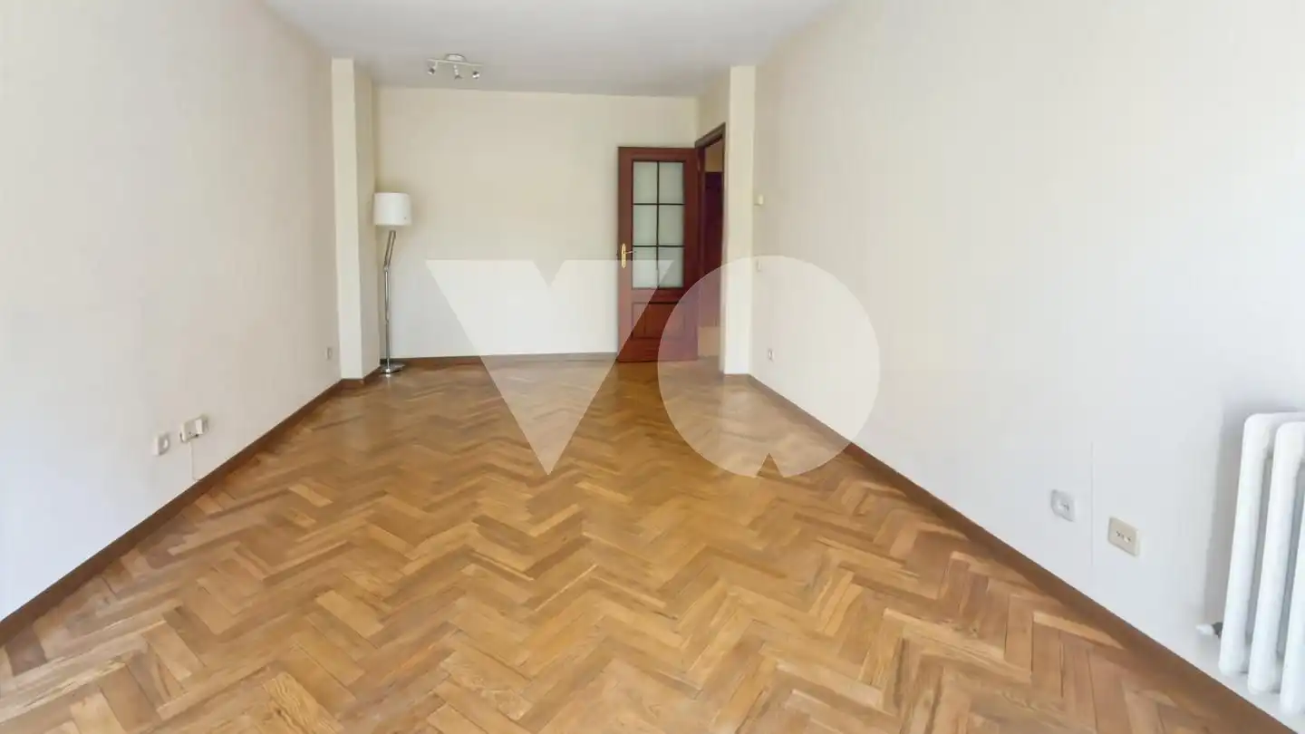 Sala d'estar de Pis en venda en Madrid amb Calefacció, Traster i Piscina
