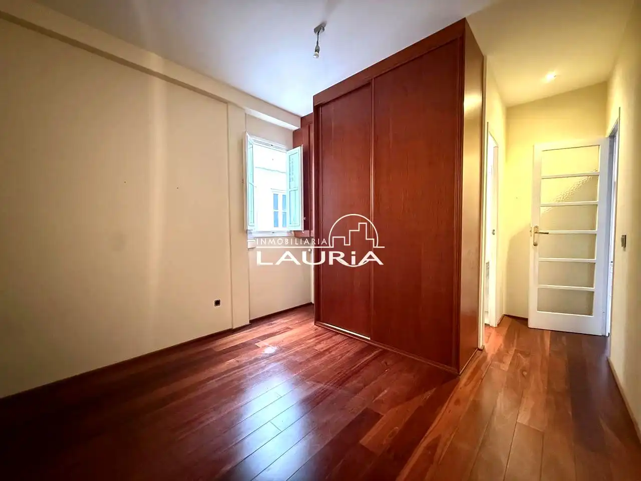 Wohnung zur Miete in calle de Sant Vicent Màrtir, El Mercat