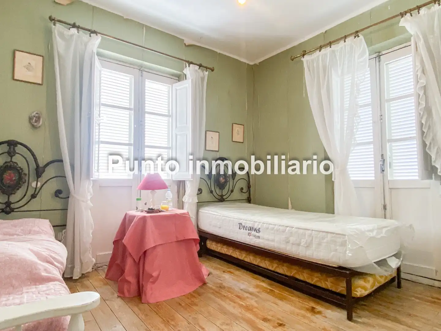 Dormitori de Casa o xalet en venda en Valladolid amb Jardí privat i Terrassa