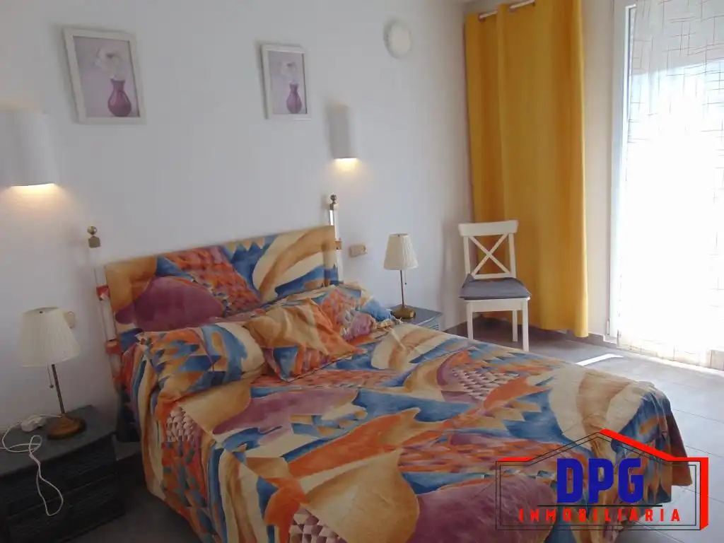 Habitación de Dúplex en venta en Garrucha con Aire acondicionado, Terraza y Amueblado