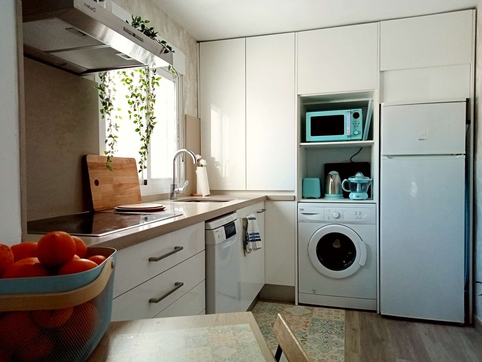 Cuina de Apartament per a compartir en  Sevilla Capital amb Aire condicionat i Terrassa