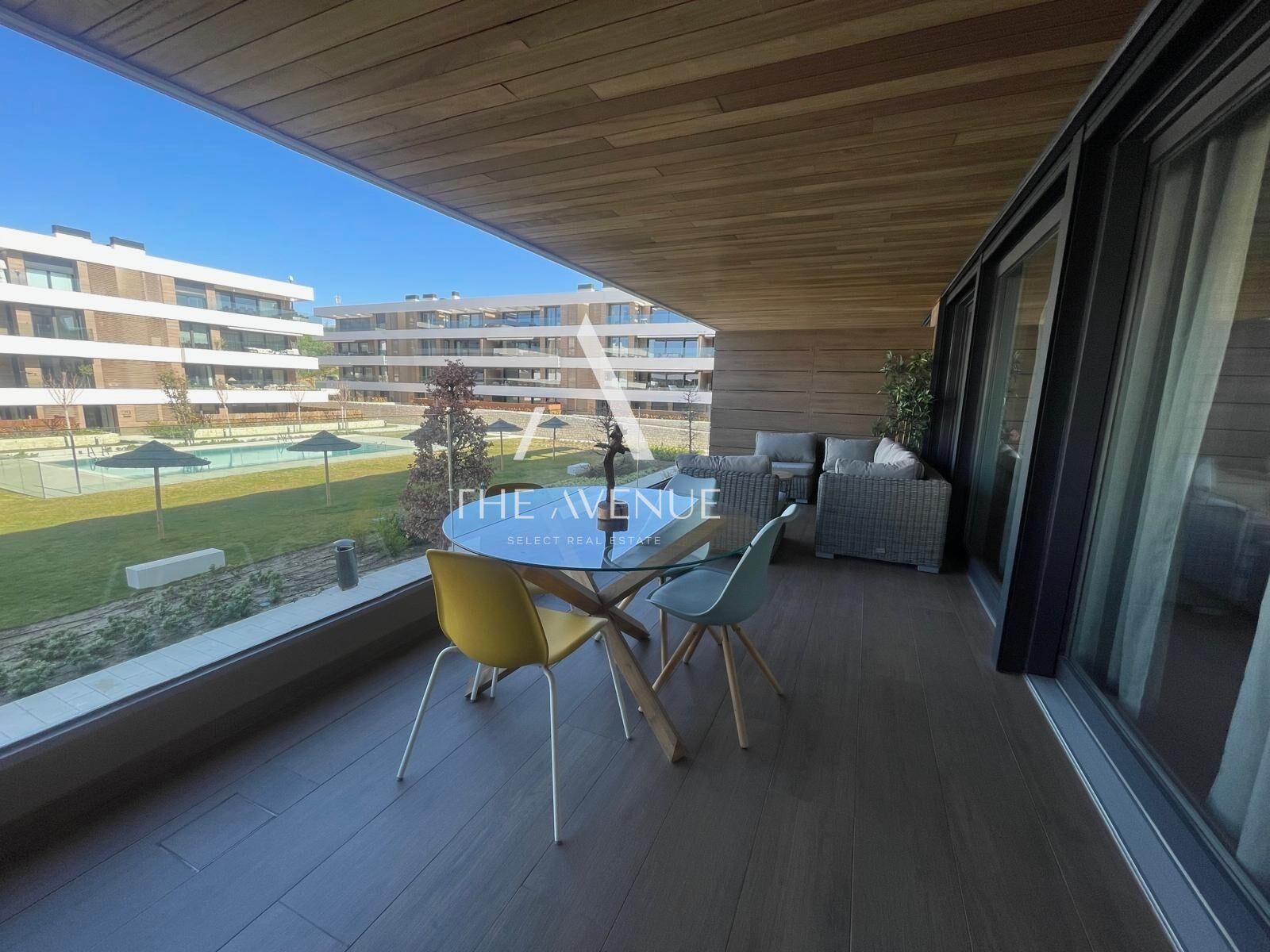 Terrassa de Pis en venda en La Moraleja amb Aire condicionat, Calefacció i Jardí privat