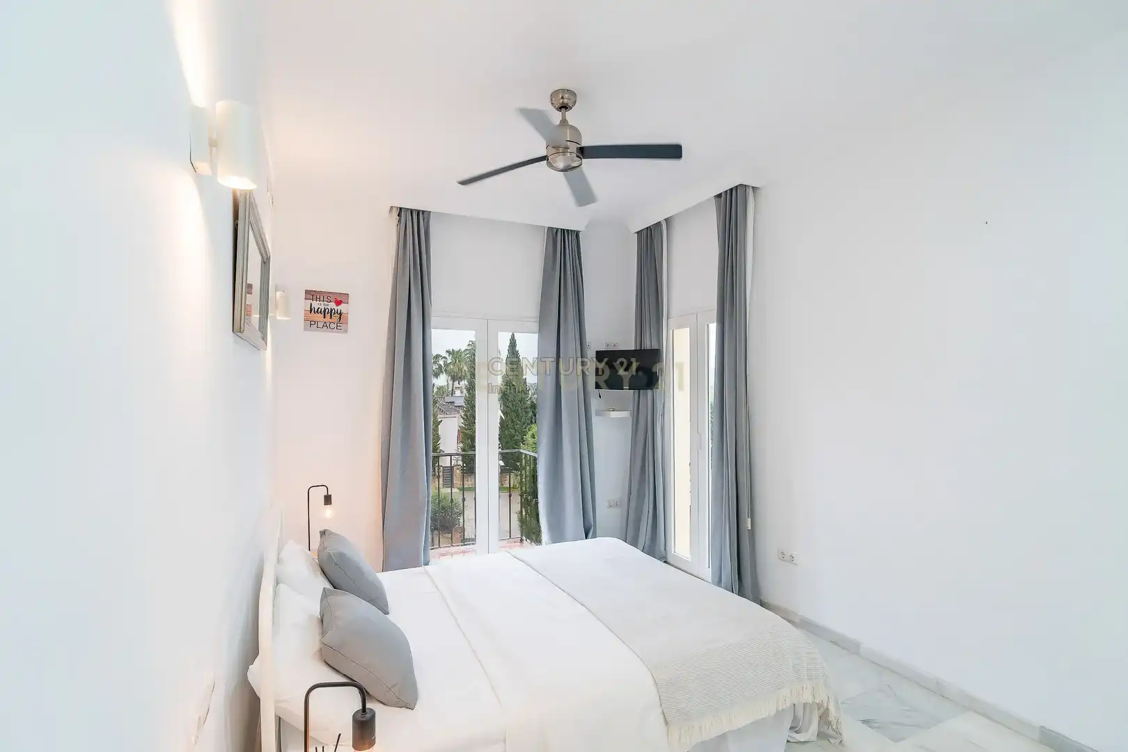 Bedroom of Houses for sale in Mijas  with Air Conditioner, Private garden and Storage room