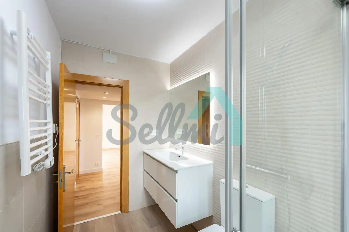 Bathroom of Flat for rent in Oviedo   with Heating and Storage room