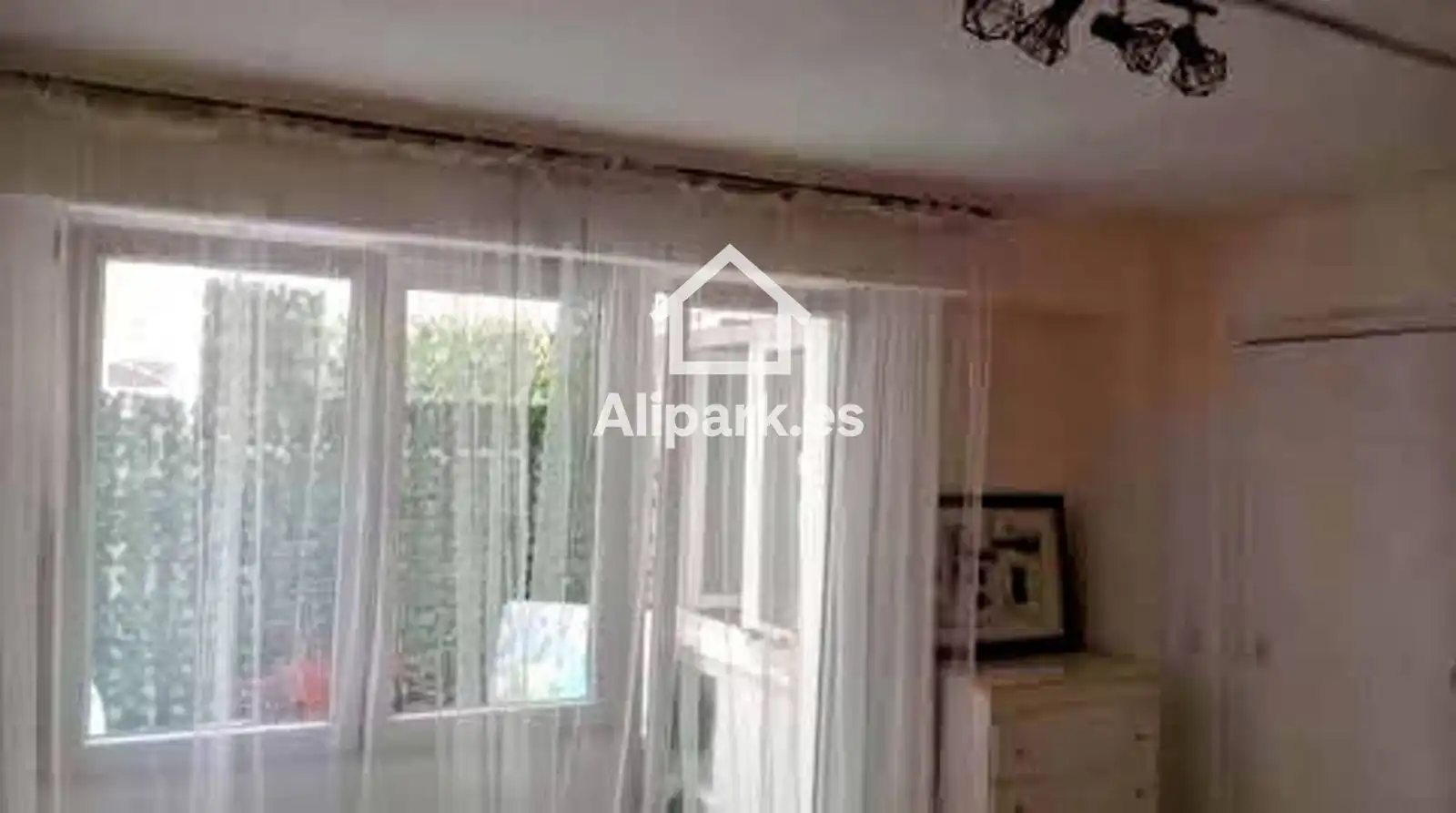 Habitación de Piso en venta en Alicante / Alacant con Aire acondicionado y Amueblado