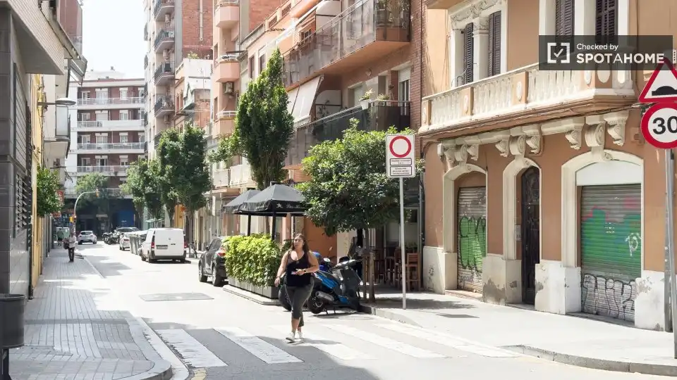 Vista exterior de Piso de alquiler en Barcelona con Aire acondicionado, Calefacción y Amueblado