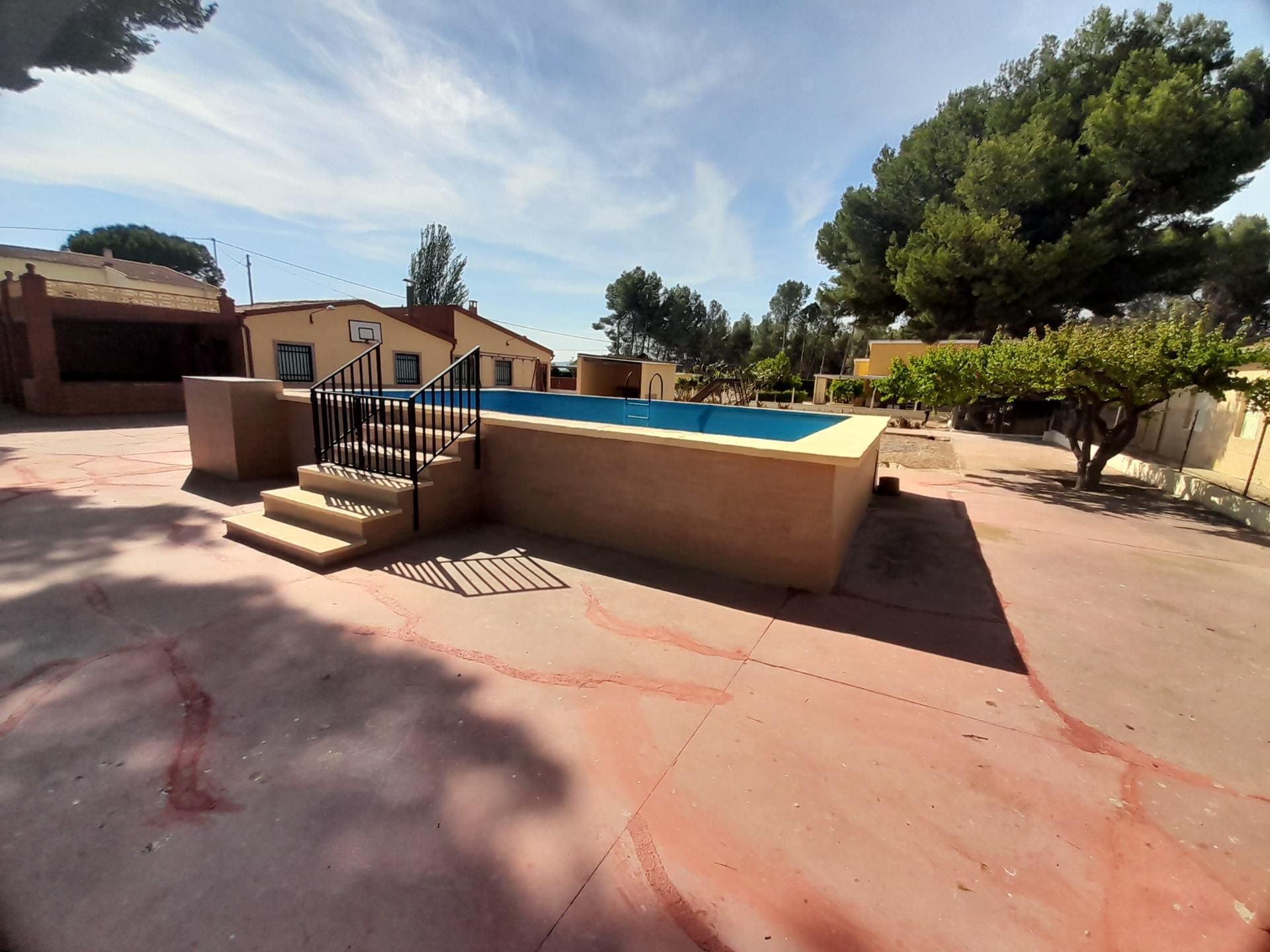 Piscina de Casa o xalet en venda en Villena amb Jardí privat, Traster i Piscina