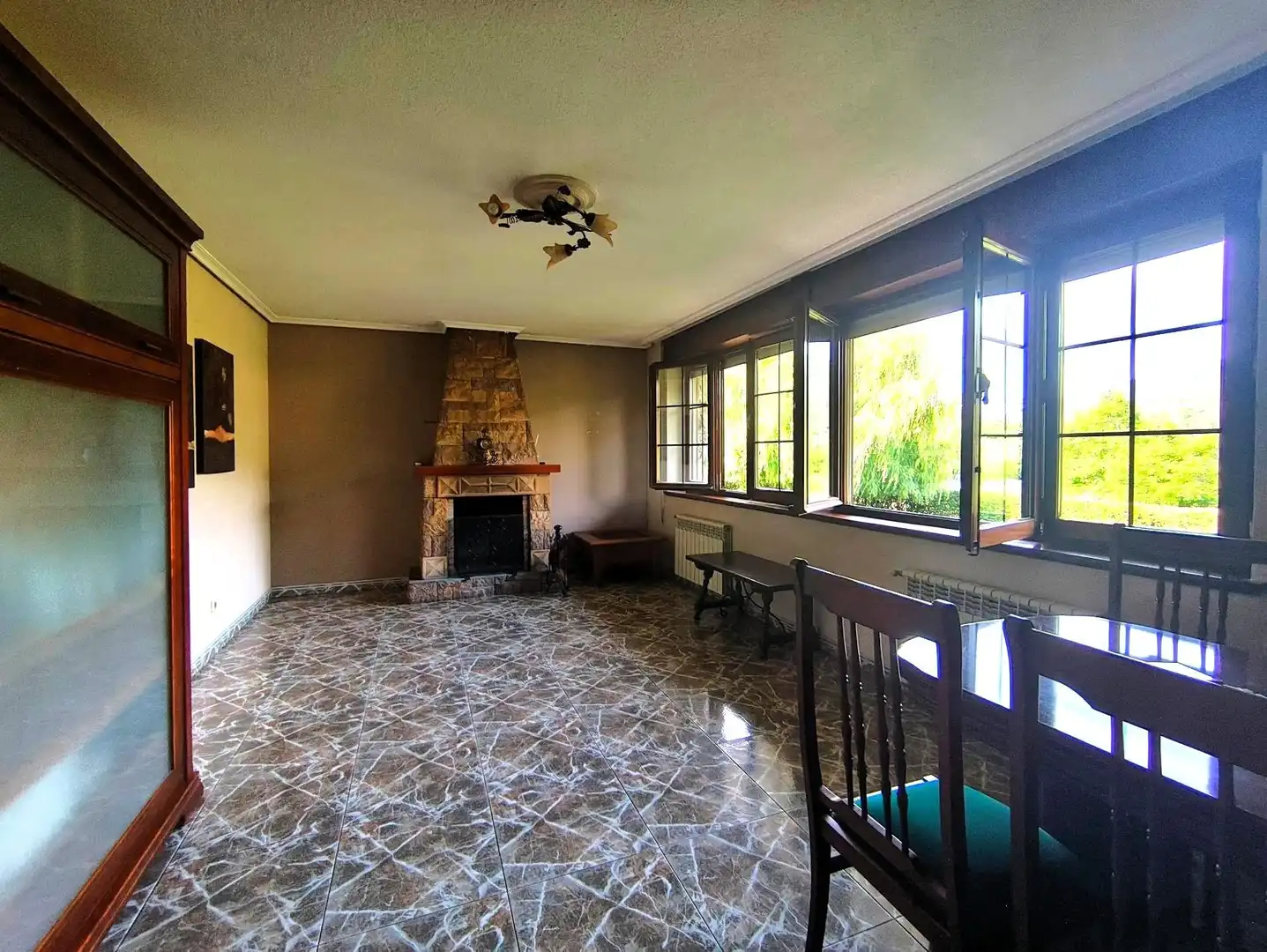 Sala de estar de Casa o chalet en venta en Villaescusa (Cantabria) con Calefacción, Jardín privado y Terraza