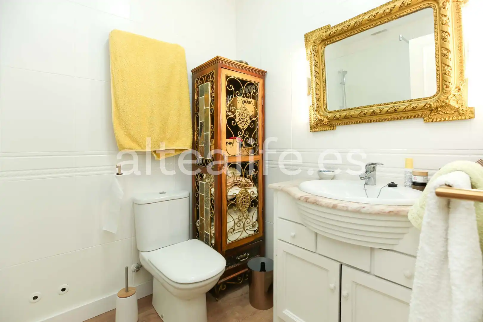 Badezimmer von Dachboden zum Verkauf in Altea mit Klimaanlage und Terrasse