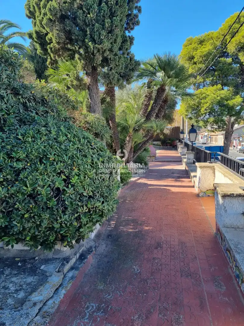 Vista exterior de Casa o chalet en venta en Alicante / Alacant con Jardín privado, Terraza y Trastero