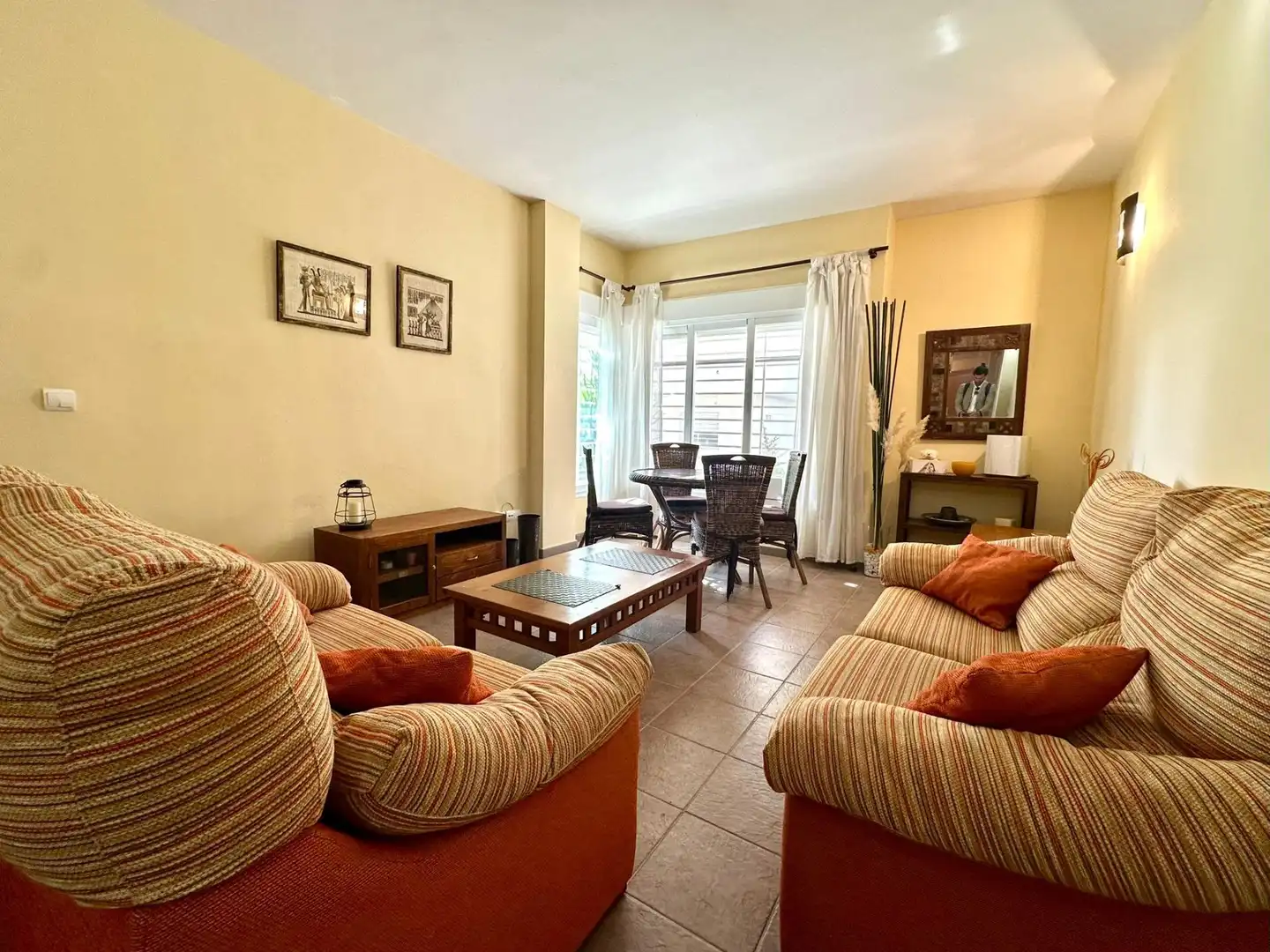 Sala de estar de Planta baja en venta en Almería