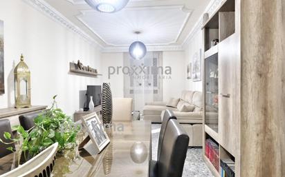 Living room of House or chalet for sale in  Sevilla Capital  with Air Conditioner and Balcony