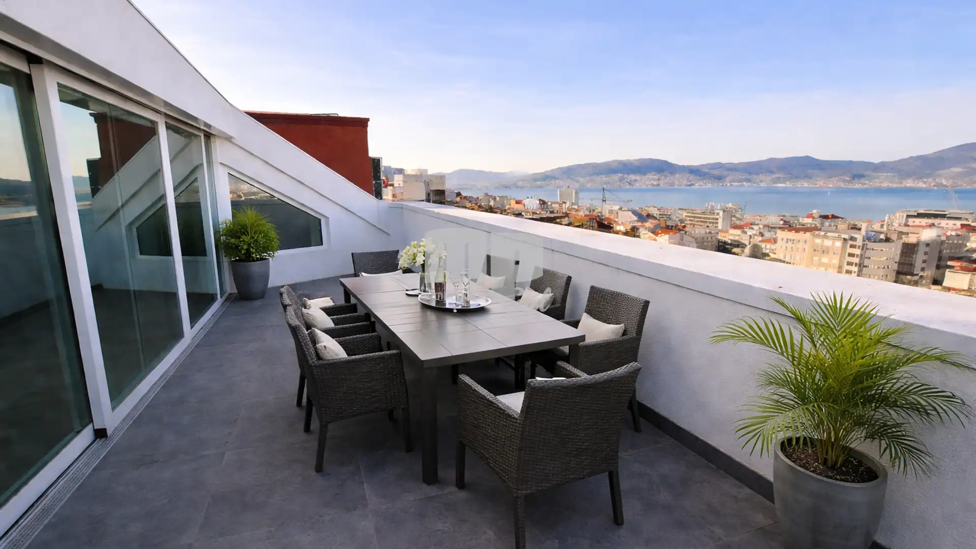 Terrassa de Apartament en venda en Vigo  amb Calefacció, Parquet i Terrassa