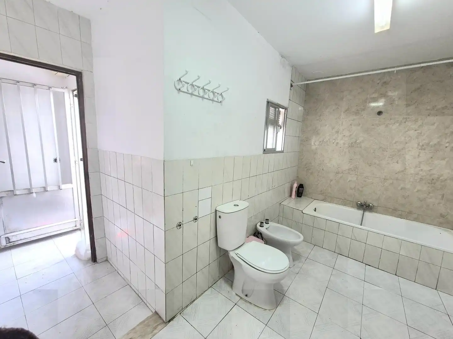Baño de Ático en venta en Montijo con Calefacción y Terraza