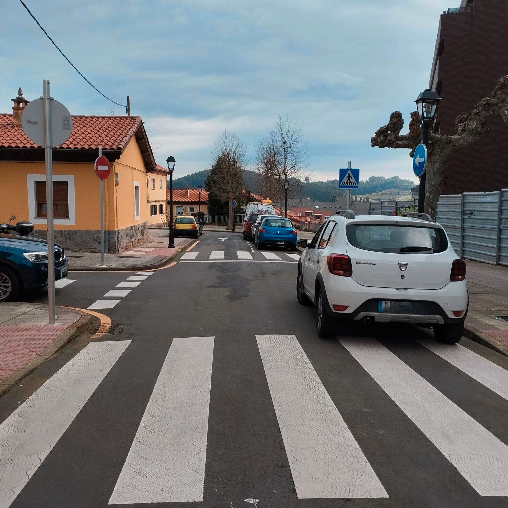 Vista exterior de Piso de alquiler en Avilés con Balcón