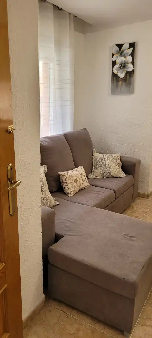 Sala d'estar de Pis de lloguer en Cuenca amb Calefacció, Moblat i Forn