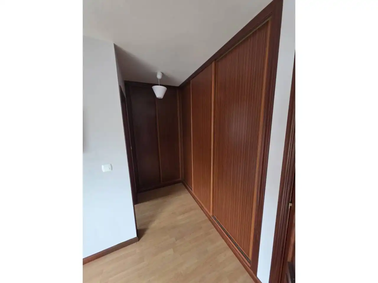 Dormitori de Casa adosada en venda en Chozas de Abajo amb Calefacció, Jardí privat i Parquet