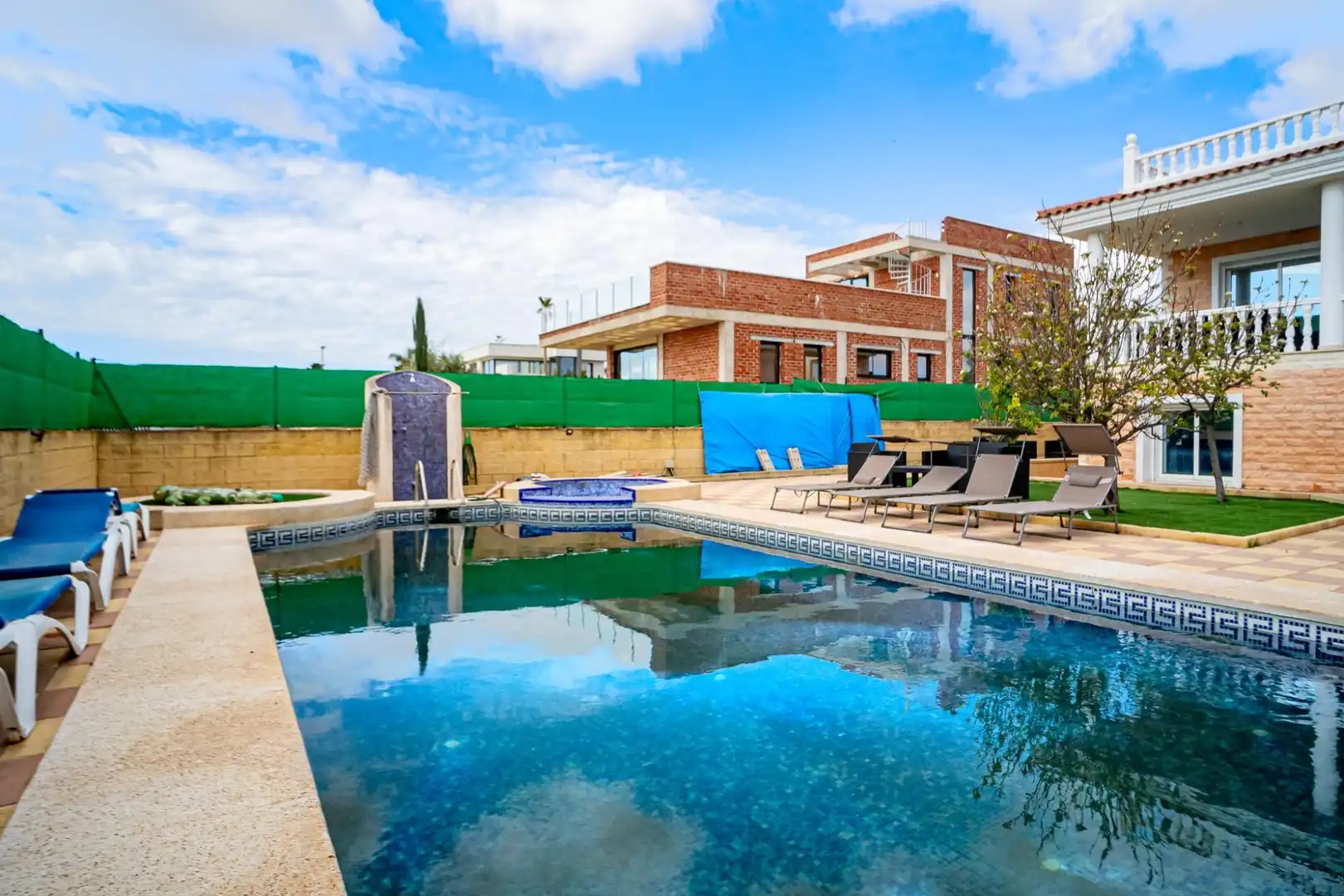 Swimming pool of Houses for sale in L'Alfàs del Pi  with Air Conditioner, Heating and Private garden