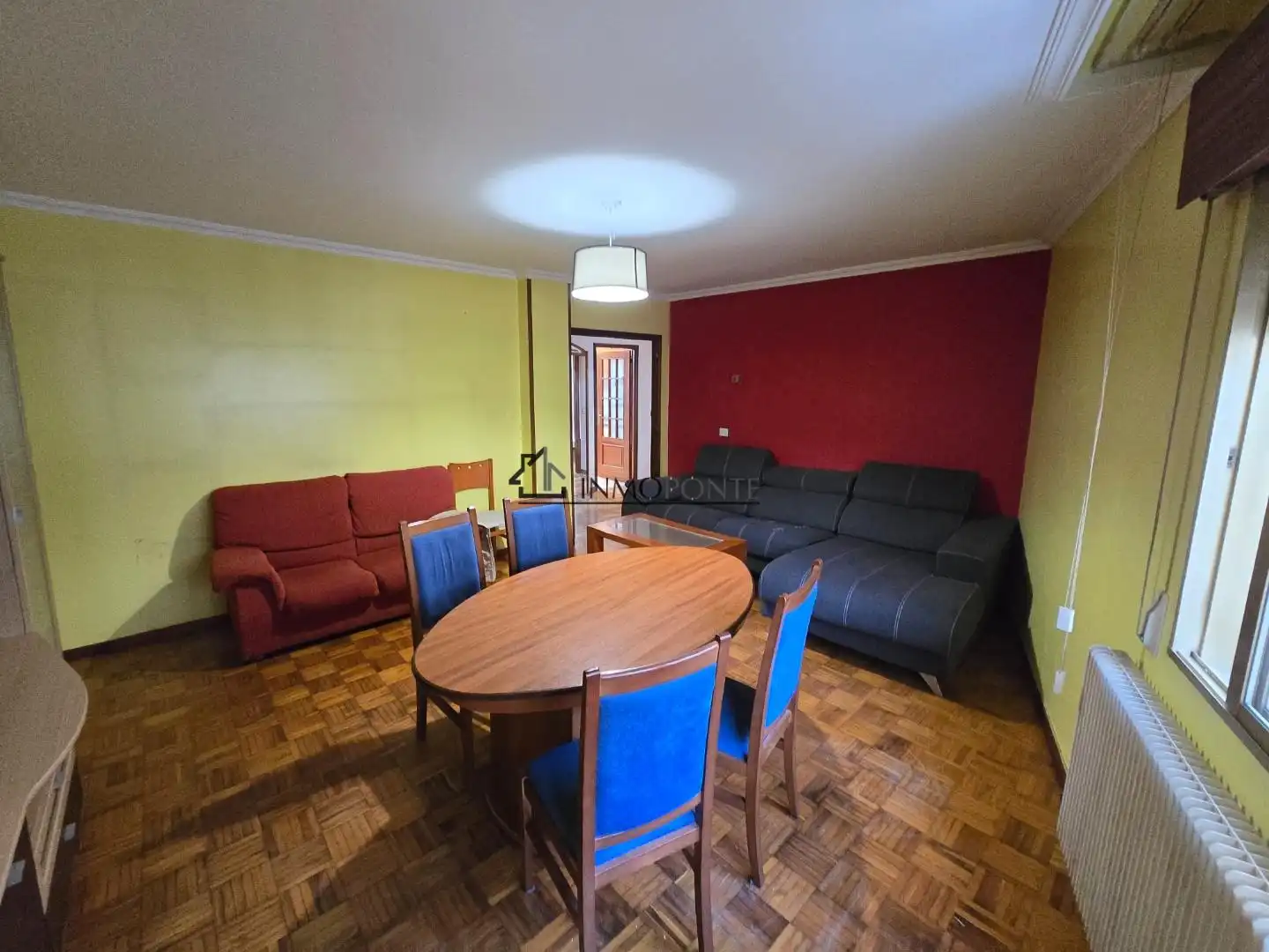 Sala d'estar de Pis en venda en Poio amb Calefacció, Traster i Moblat