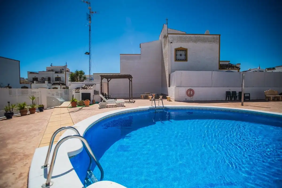 Swimming pool of Houses for sale in Jacarilla, Alicante