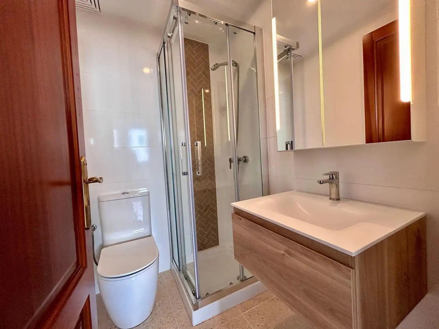 Bathroom of Flat for rent in Inca  with Air Conditioner, Heating and Terrace