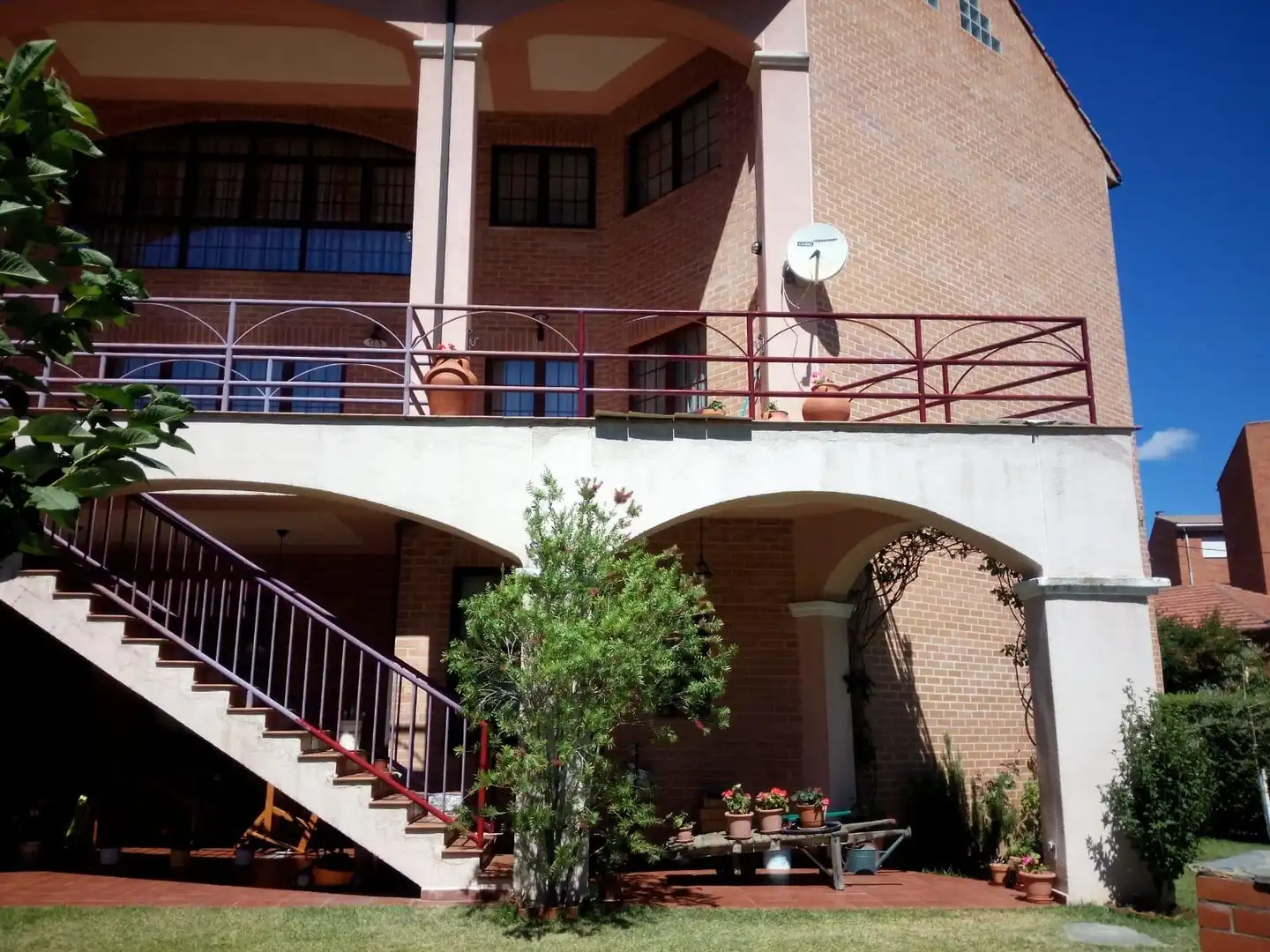 Vista exterior de Casa o xalet en venda en Villarejo de Órbigo amb Jardí privat, Terrassa i Traster