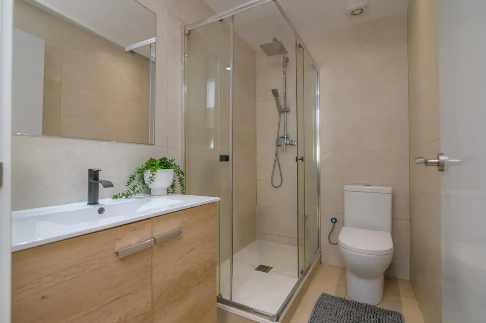 Baño de Piso en venta en Viladecans con Aire acondicionado y Parquet