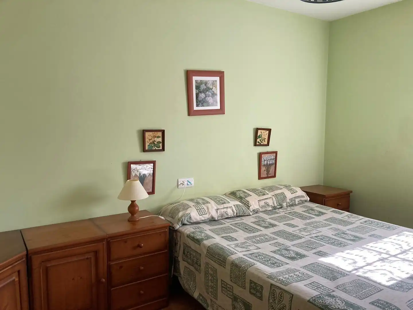 Dormitori de Casa o xalet en venda en Ponferrada amb Calefacció, Jardí privat i Terrassa