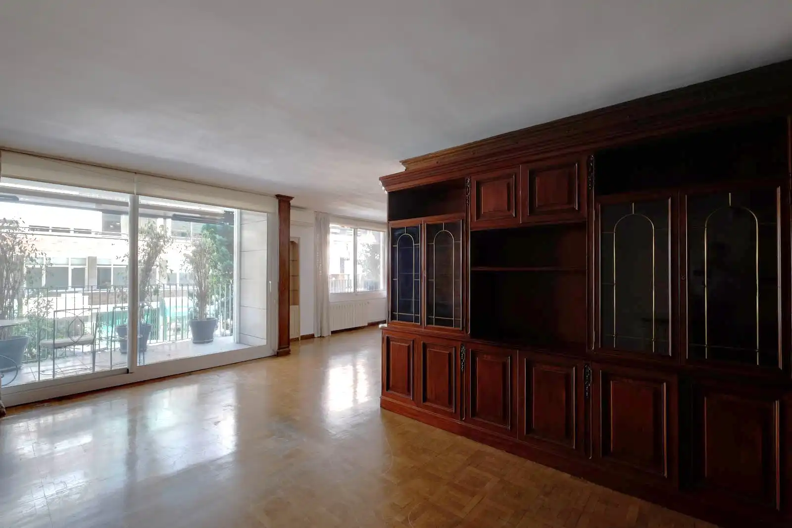 Wohnzimmer von Wohnung zum Verkauf in Barcelona mit Klimaanlage, Heizung und Ofen