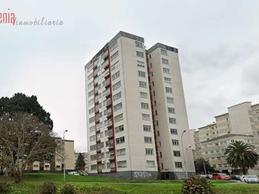 Flat with lift for sale in Armada Española 28