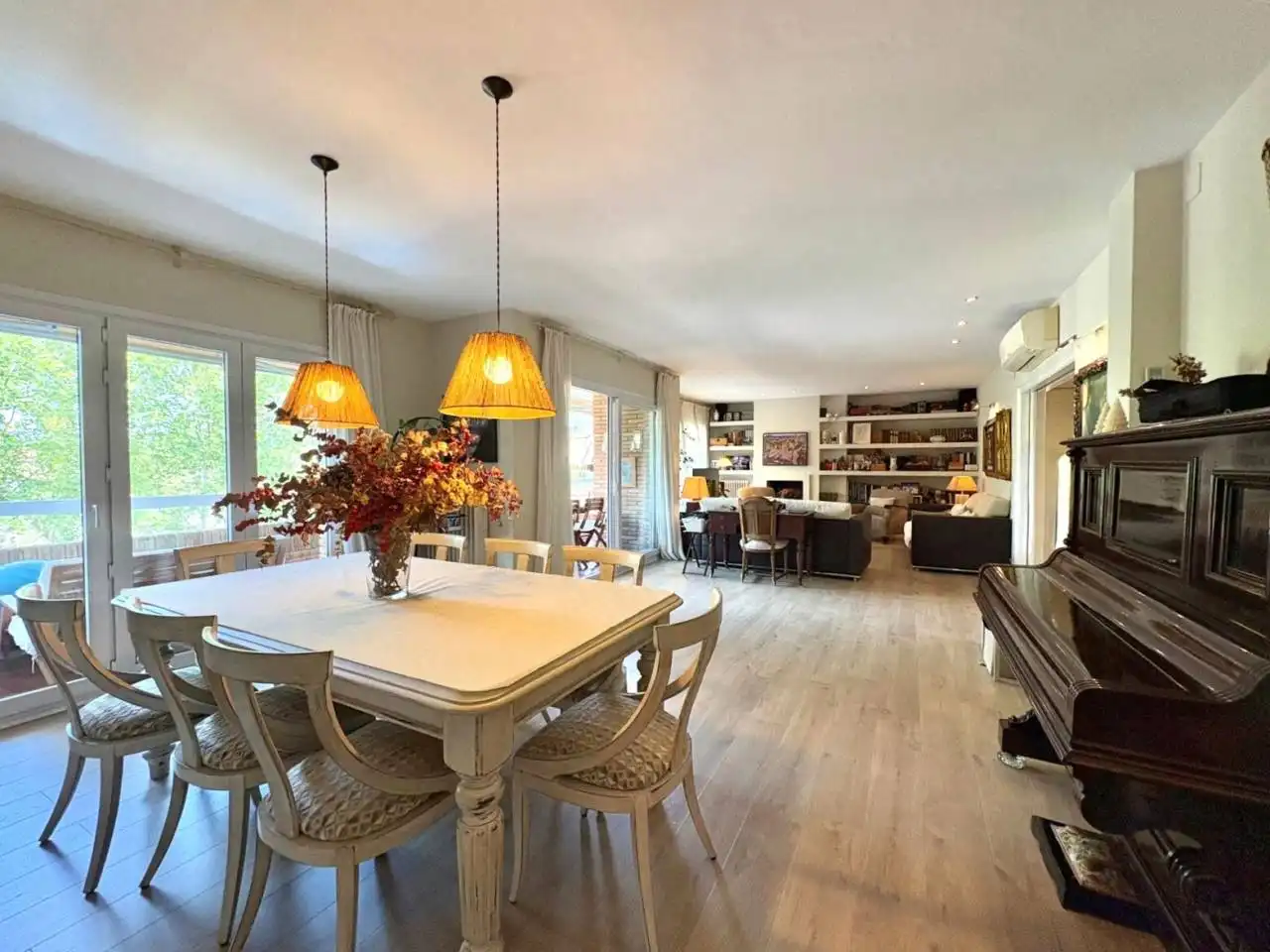 Esszimmer von Maisonette zum Verkauf in Sant Cugat del Vallès mit Klimaanlage, Heizung und Parkett