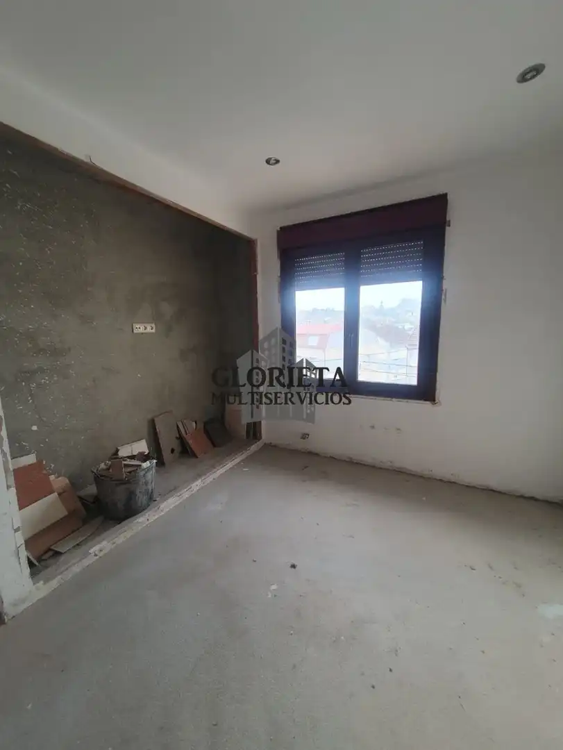 Habitación de Casa adosada en venta en Vigo  con Calefacción, Parquet y Terraza