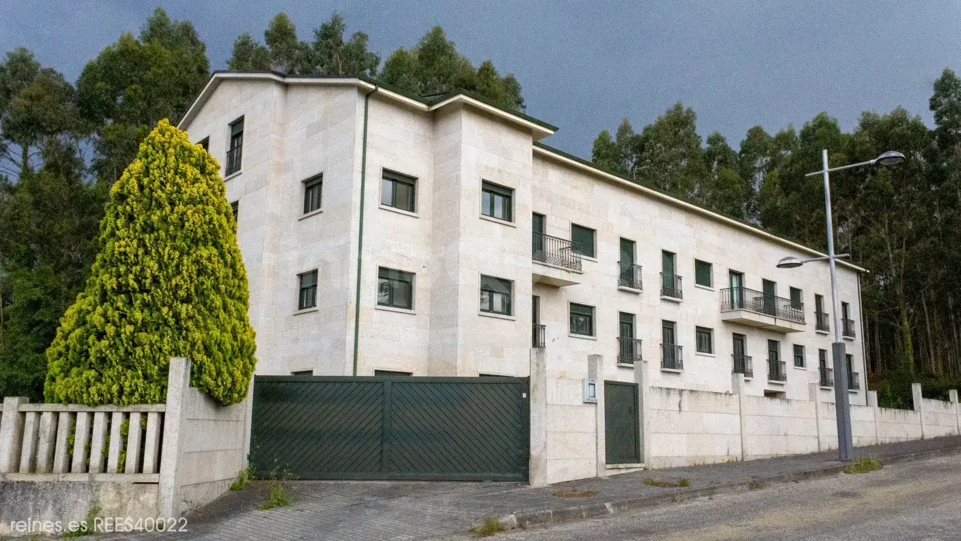 Außenansicht von Wohnung zum Verkauf in Barreiros mit Heizung, Terrasse und Möbliert
