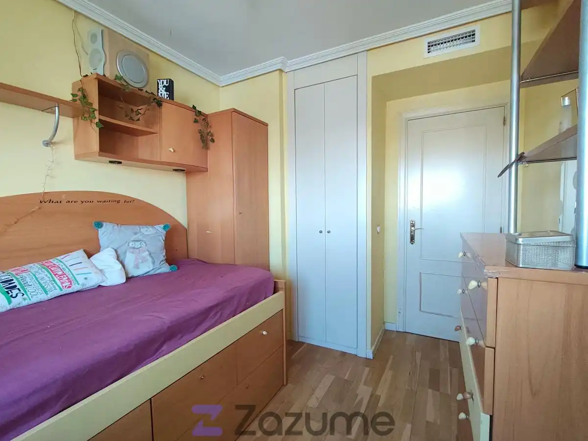 Schlafzimmer von Wohnung zur Miete in Usera