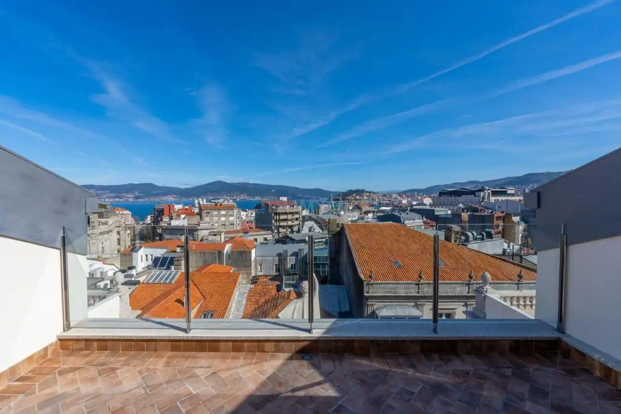 Vista exterior de Piso en venta en Vigo  con Calefacción y Terraza