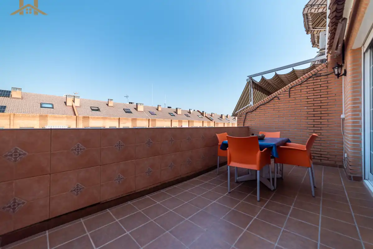 Terraza de Casa adosada en venta en Móstoles con Aire acondicionado, Calefacción y Jardín privado