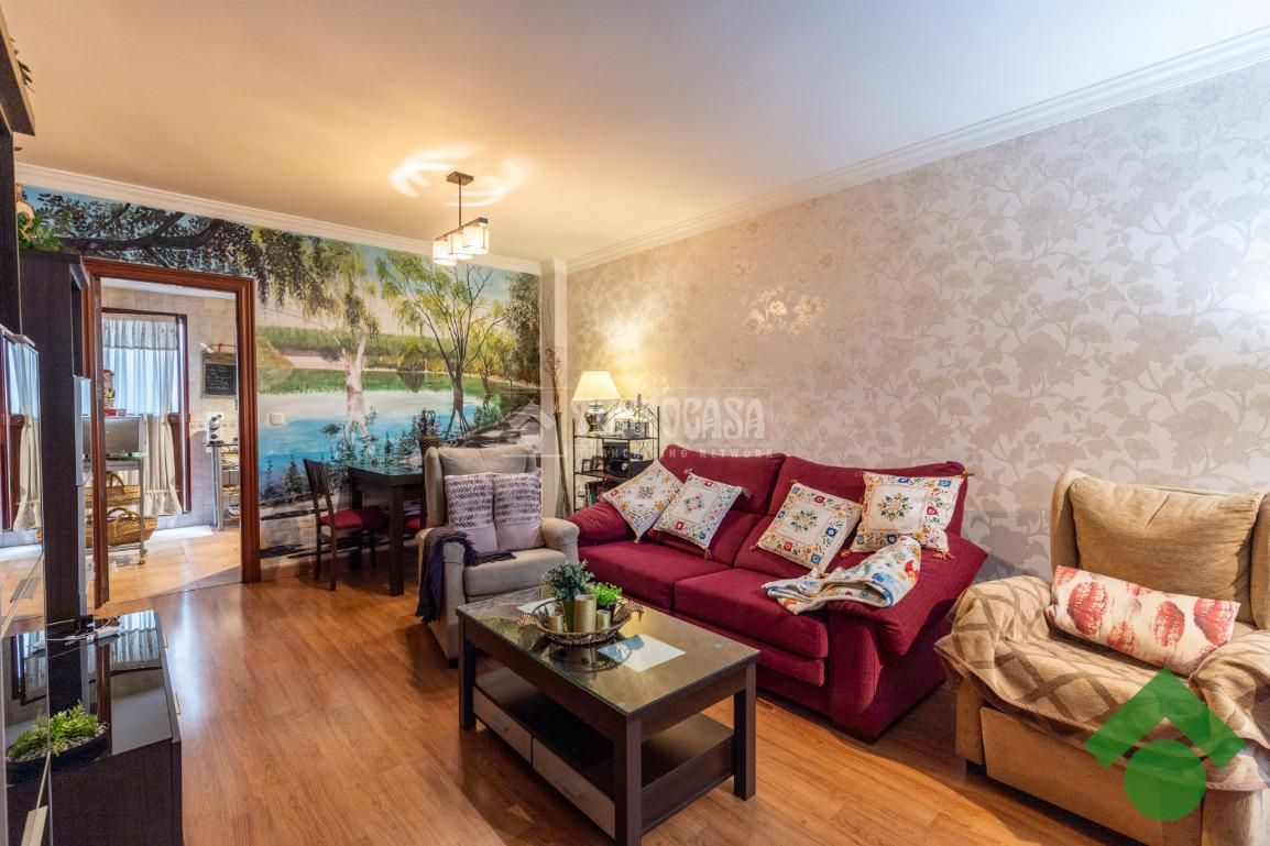 Living room of Single-family semi-detached for sale in Albolote  with Parquet flooring and Terrace
