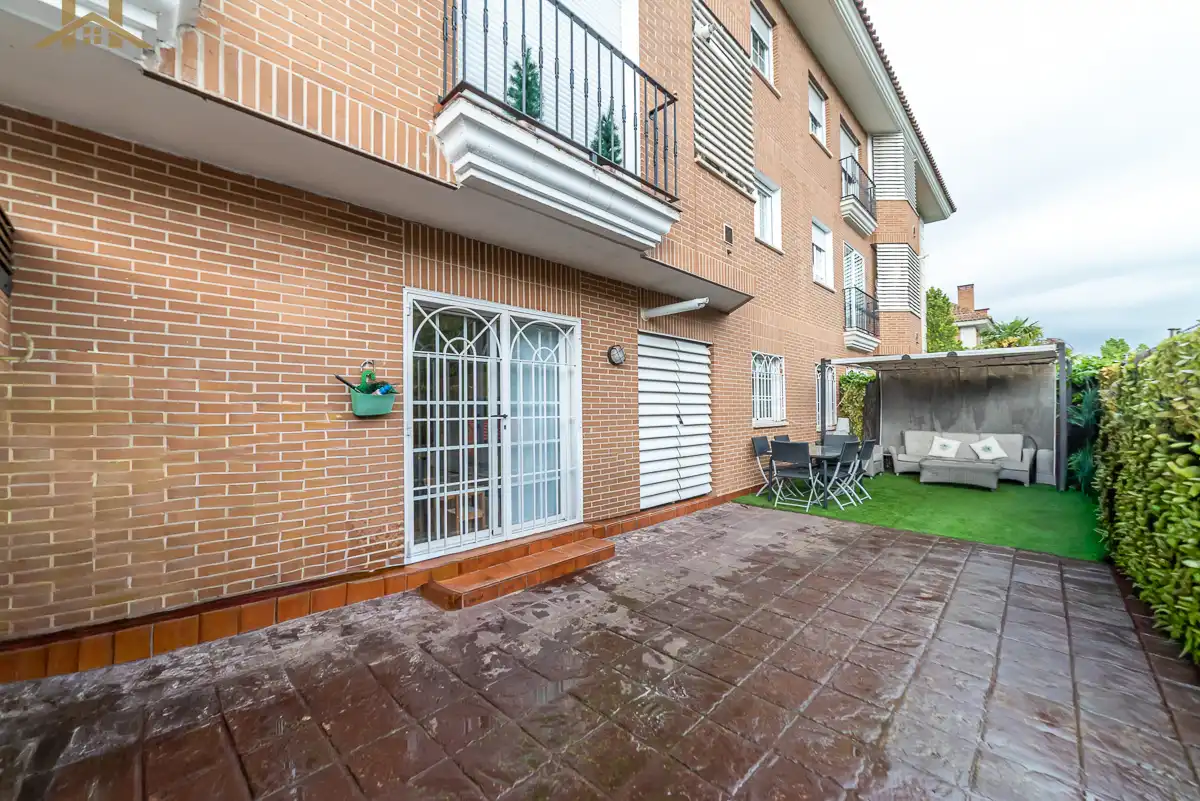 Terrace of Flat for sale in Villaviciosa de Odón  with Air Conditioner, Heating and Private garden