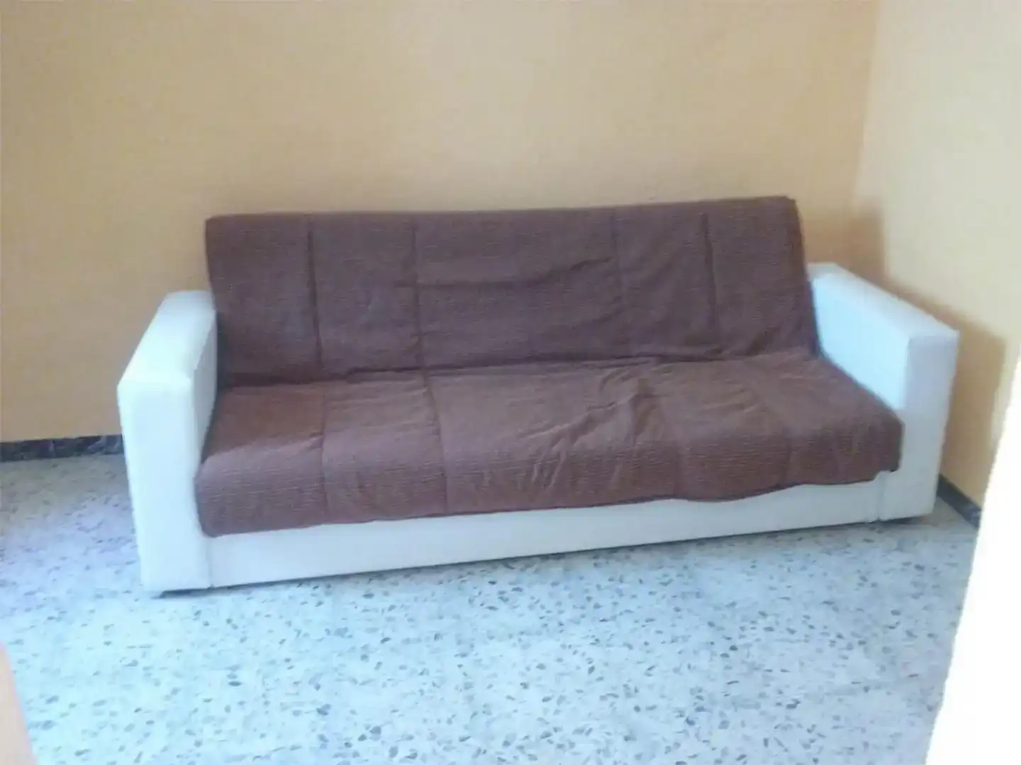 Sala d'estar de Casa adosada en venda en Membrío amb Moblat