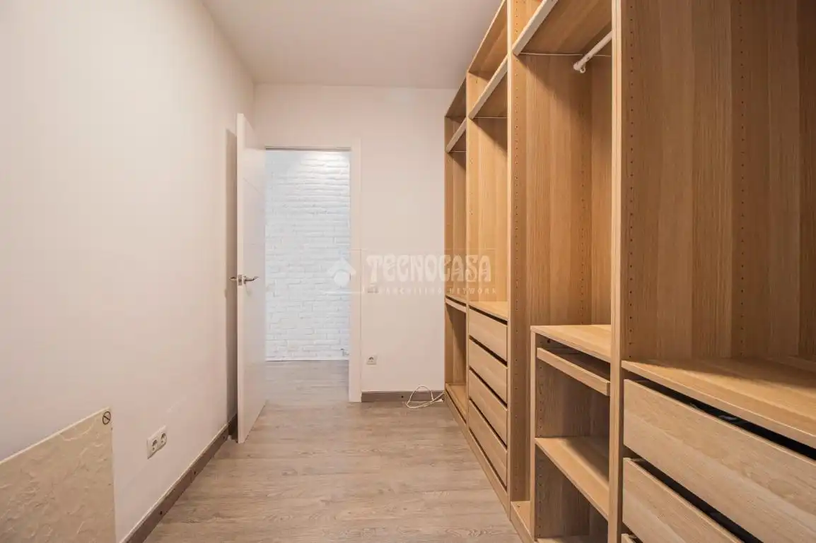 Habitación de Casa adosada en venta en Sant Cugat del Vallès con Calefacción y Terraza