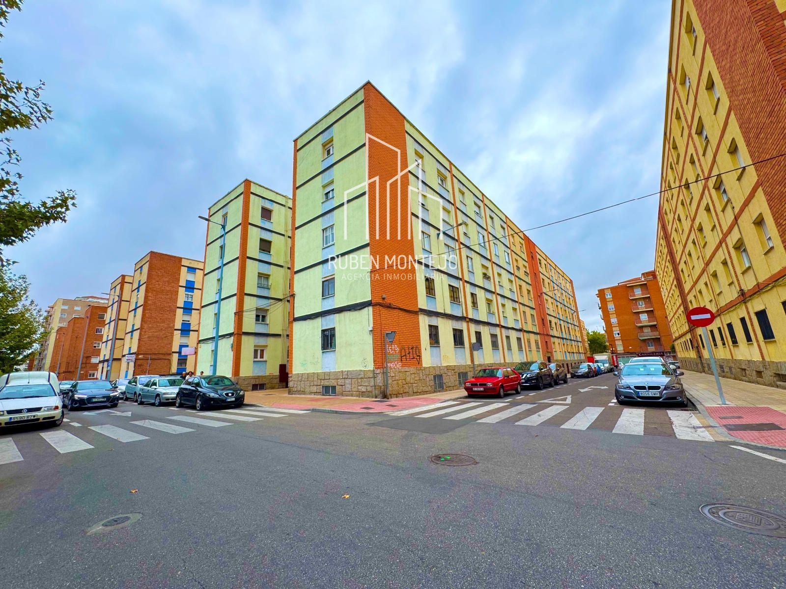 Flat to rent in Azahar, Garrido Norte
