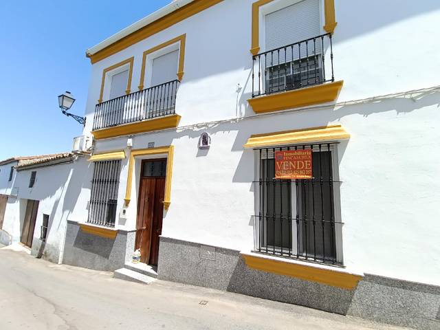 Casa-chalet en Venta en Calera de León