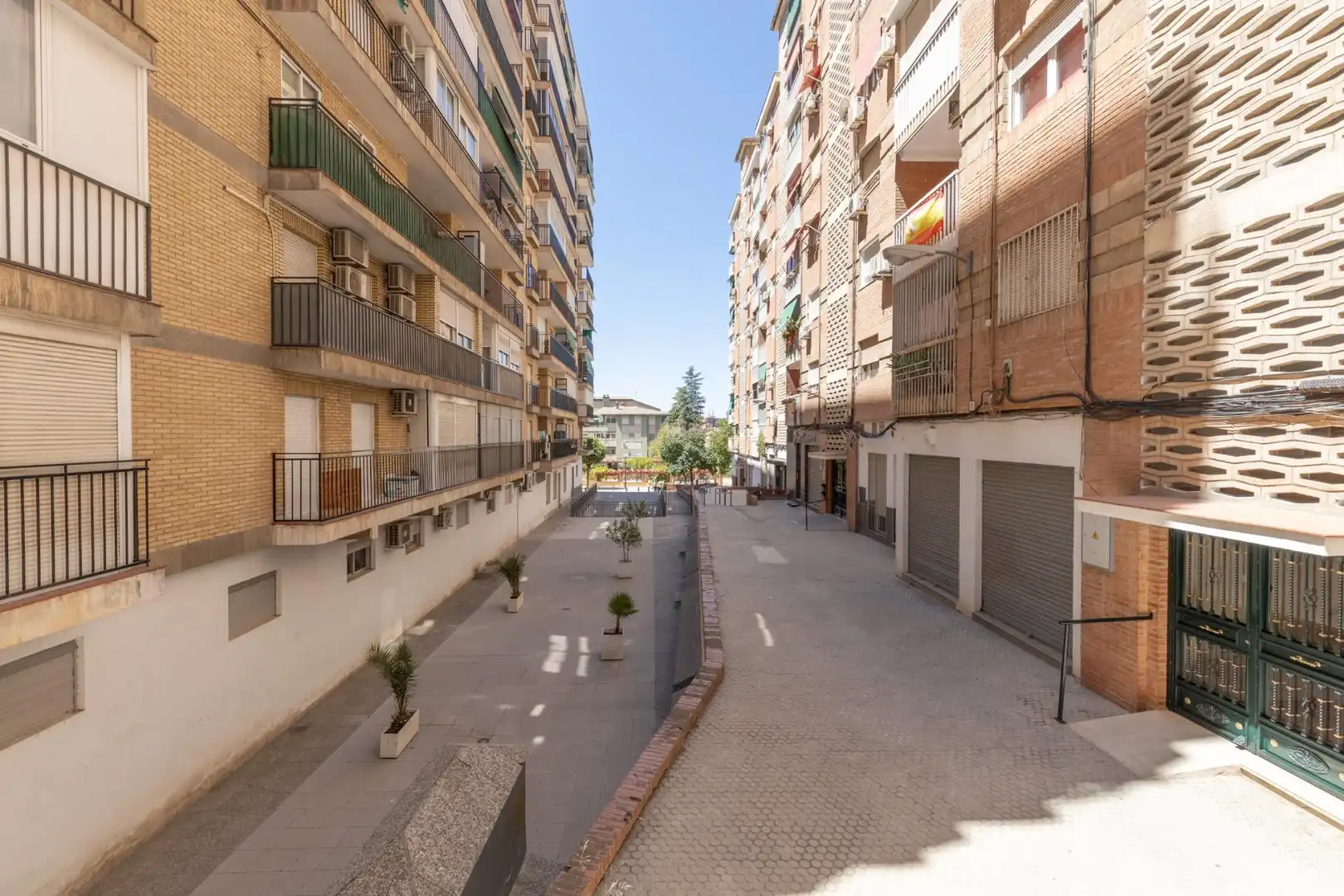 Vista exterior de Pis en venda en Granada amb Terrassa